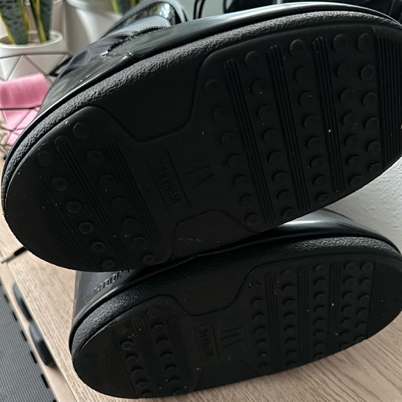 Moon Boots - Black Icon Glance Unisex Boots Size EU 39 - EU 41 (fits US 8- 9.5) - Picture 9 of 12
